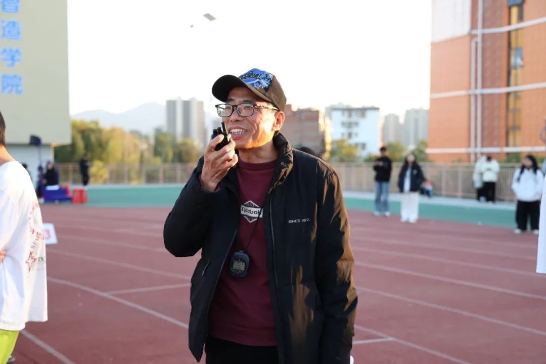 16f0921e7c3d4c49deabe84d9b7bda2ec09137.jpg